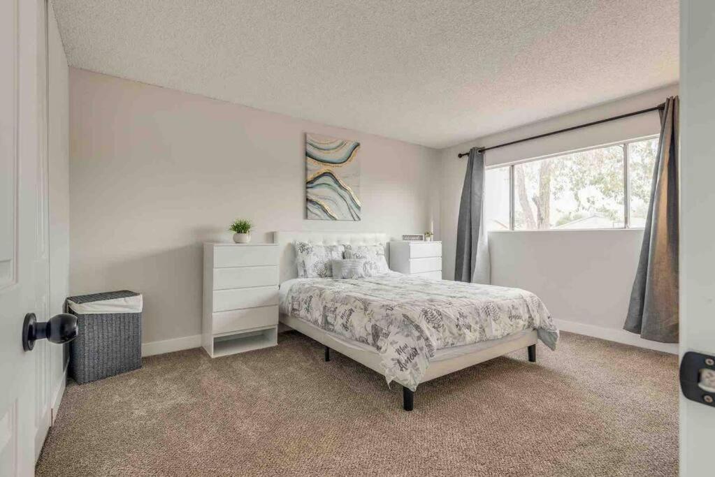 Cozy Home! 16 Min Away From Strip And Fremont Las Vegas Exterior photo